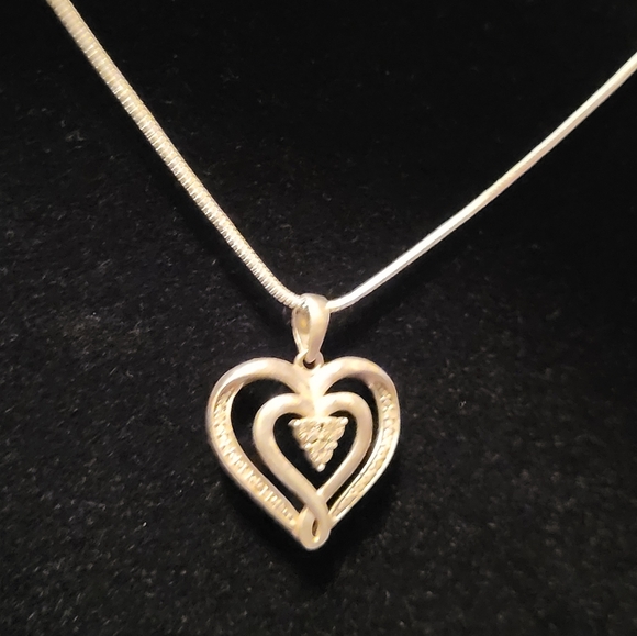 Jewelry - Silver Heart Pendant Necklace C